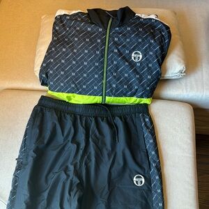 Tacchini light tracksuit (full)